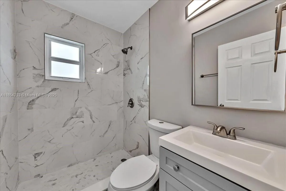 108 Se 23rd St, Fort Lauderdale, Florida 33316, Fort Lauderdale, Florida 33316, ,Residential Income,For Sale,108 Se 23rd St, Fort Lauderdale, Florida 33316,A11854233