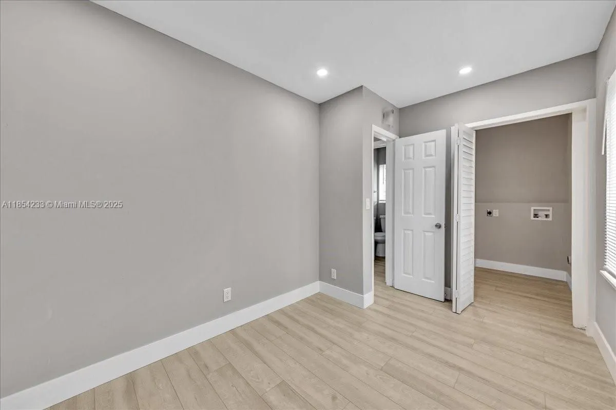 108 Se 23rd St, Fort Lauderdale, Florida 33316, Fort Lauderdale, Florida 33316, ,Residential Income,For Sale,108 Se 23rd St, Fort Lauderdale, Florida 33316,A11854233