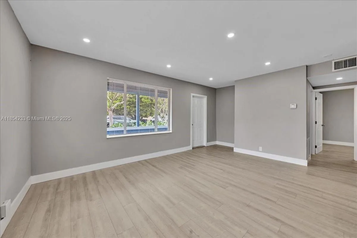 108 Se 23rd St, Fort Lauderdale, Florida 33316, Fort Lauderdale, Florida 33316, ,Residential Income,For Sale,108 Se 23rd St, Fort Lauderdale, Florida 33316,A11854233