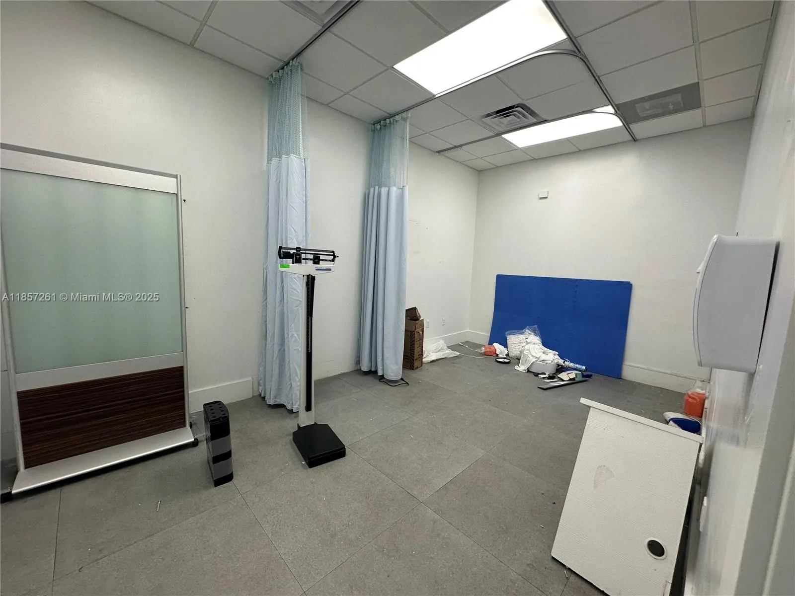 2040 Washington St, Hollywood, Florida 33020, Hollywood, Florida 33020, ,Commercial Lease,For Rent,2040 Washington St, Hollywood, Florida 33020,A11857261