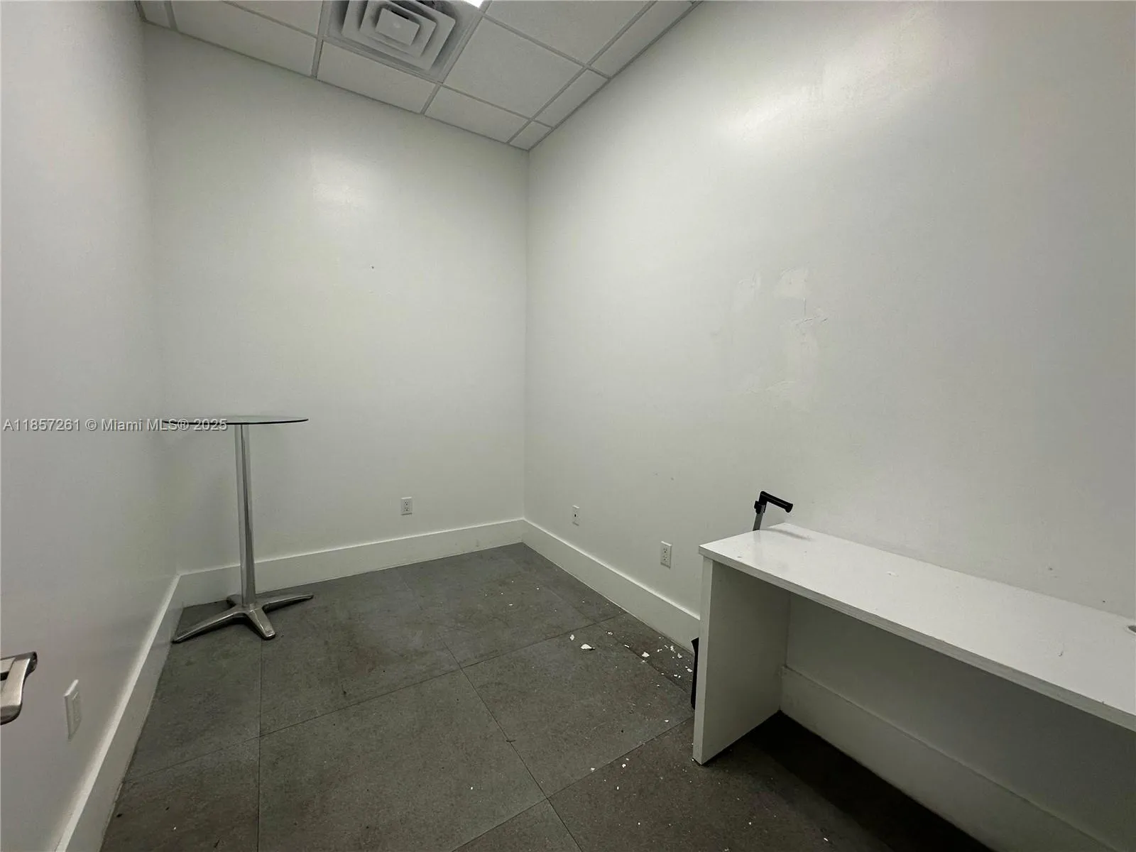 2040 Washington St, Hollywood, Florida 33020, Hollywood, Florida 33020, ,Commercial Lease,For Rent,2040 Washington St, Hollywood, Florida 33020,A11857261