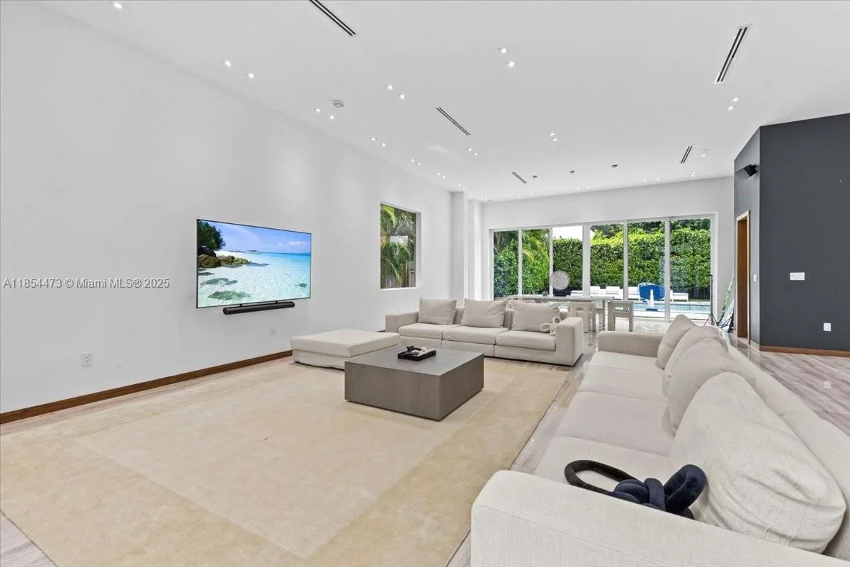 19914 Ne 19th Ct, Miami, Florida 33179, Miami, Florida 33179, 5 Bedrooms Bedrooms, ,5 BathroomsBathrooms,Residential,For Sale,19914 Ne 19th Ct, Miami, Florida 33179,A11854473