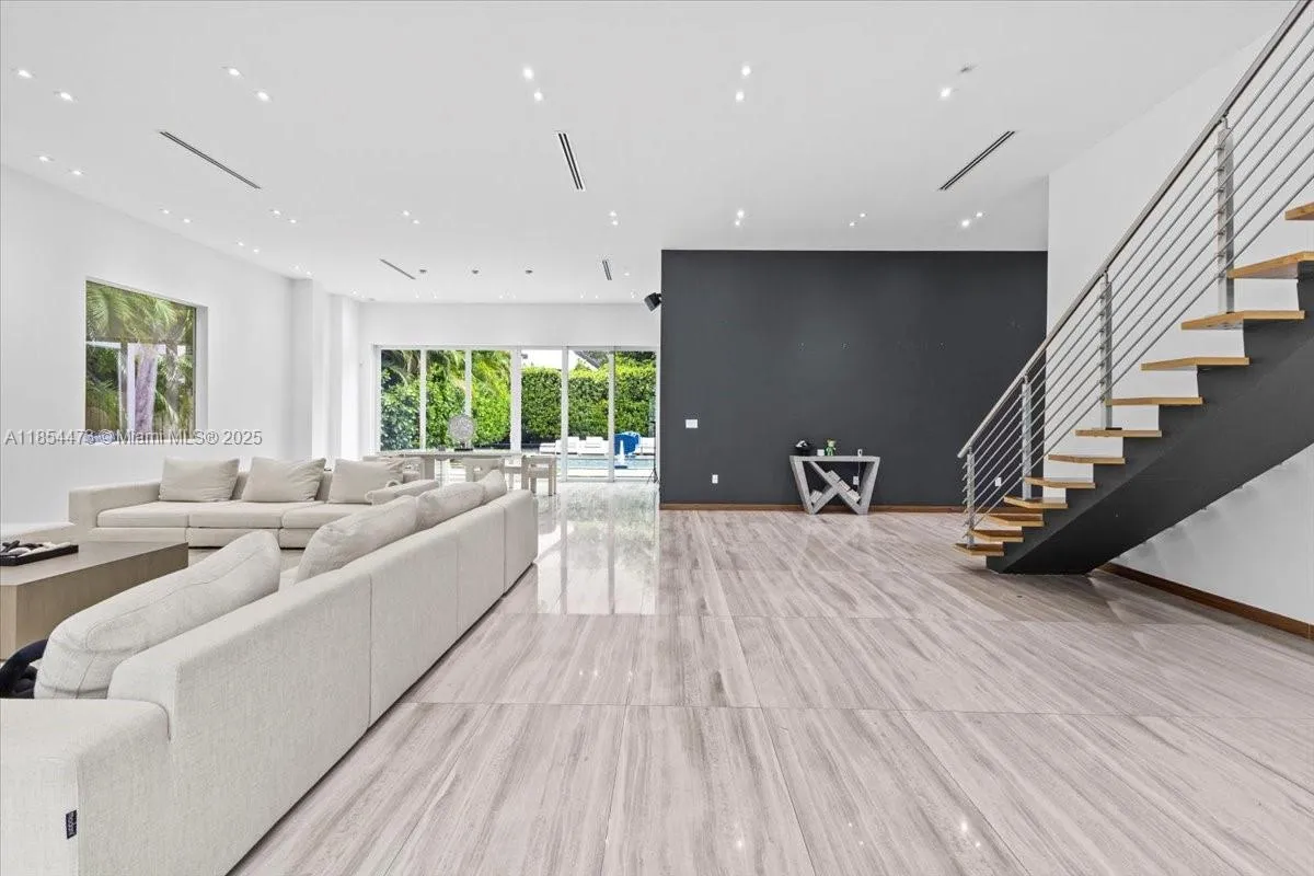 19914 Ne 19th Ct, Miami, Florida 33179, Miami, Florida 33179, 5 Bedrooms Bedrooms, ,5 BathroomsBathrooms,Residential,For Sale,19914 Ne 19th Ct, Miami, Florida 33179,A11854473