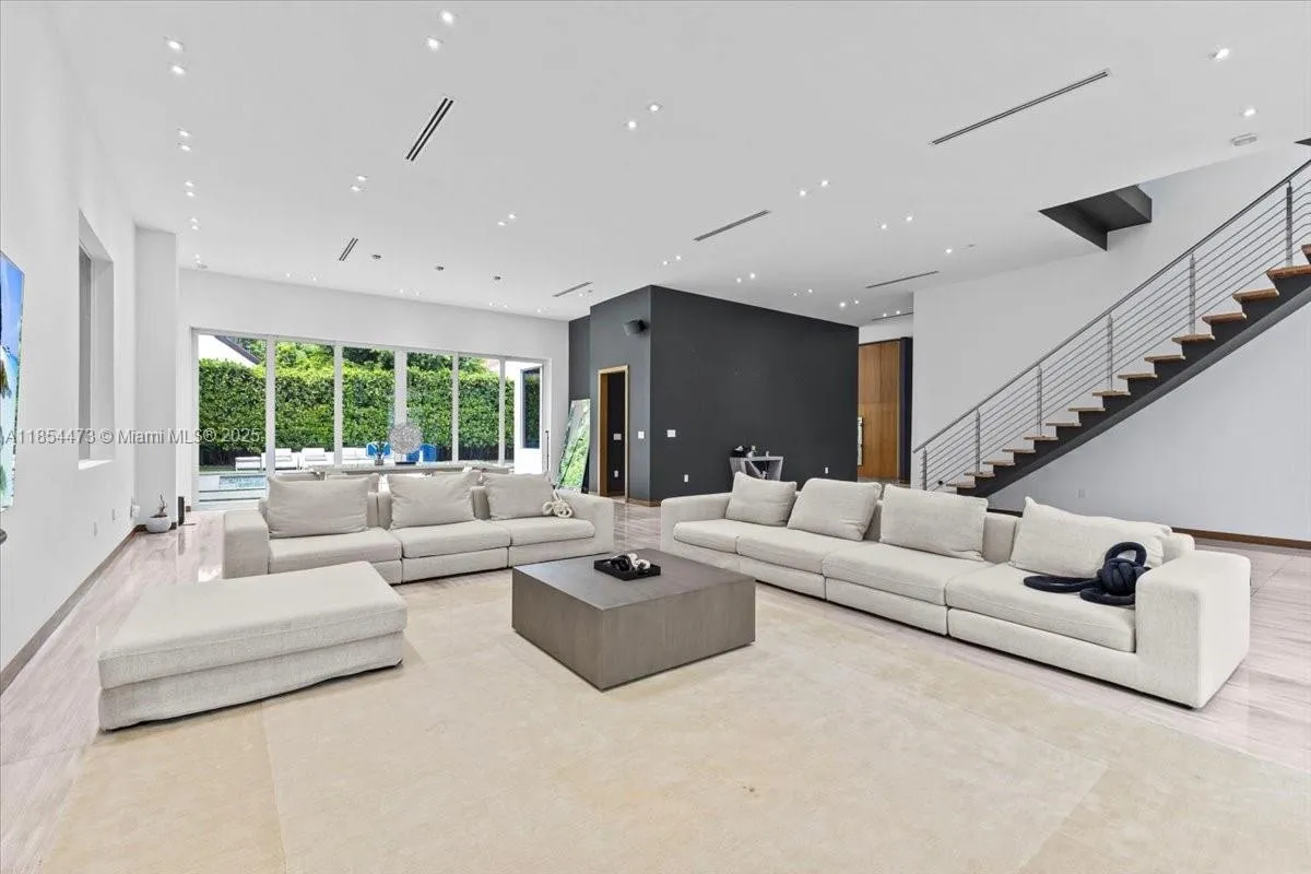 19914 Ne 19th Ct, Miami, Florida 33179, Miami, Florida 33179, 5 Bedrooms Bedrooms, ,5 BathroomsBathrooms,Residential,For Sale,19914 Ne 19th Ct, Miami, Florida 33179,A11854473