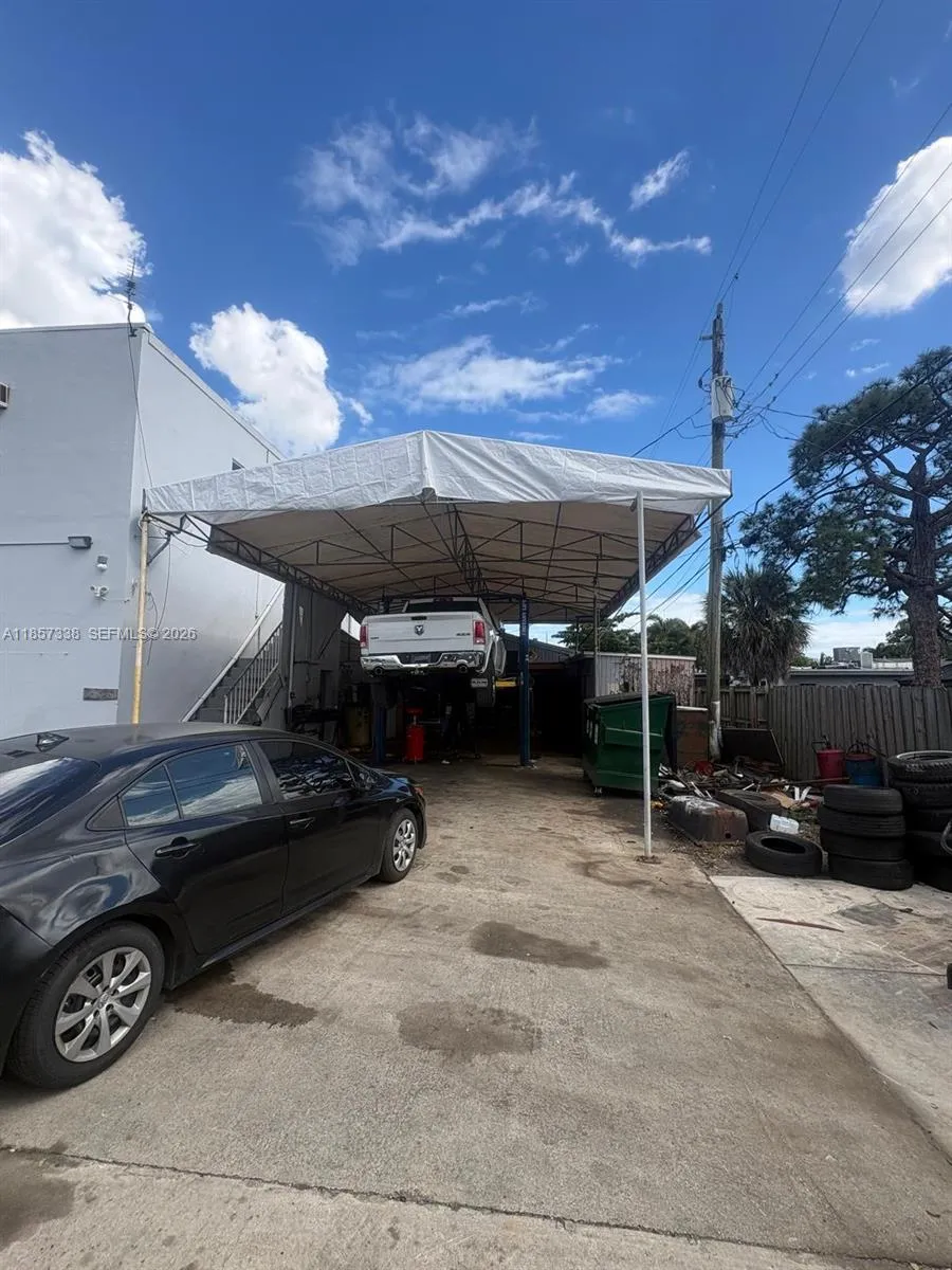 250 Ne 44th St, Oakland Park, Florida 33334, Oakland Park, Florida 33334, ,Commercial Sale,For Sale,250 Ne 44th St, Oakland Park, Florida 33334,A11857338