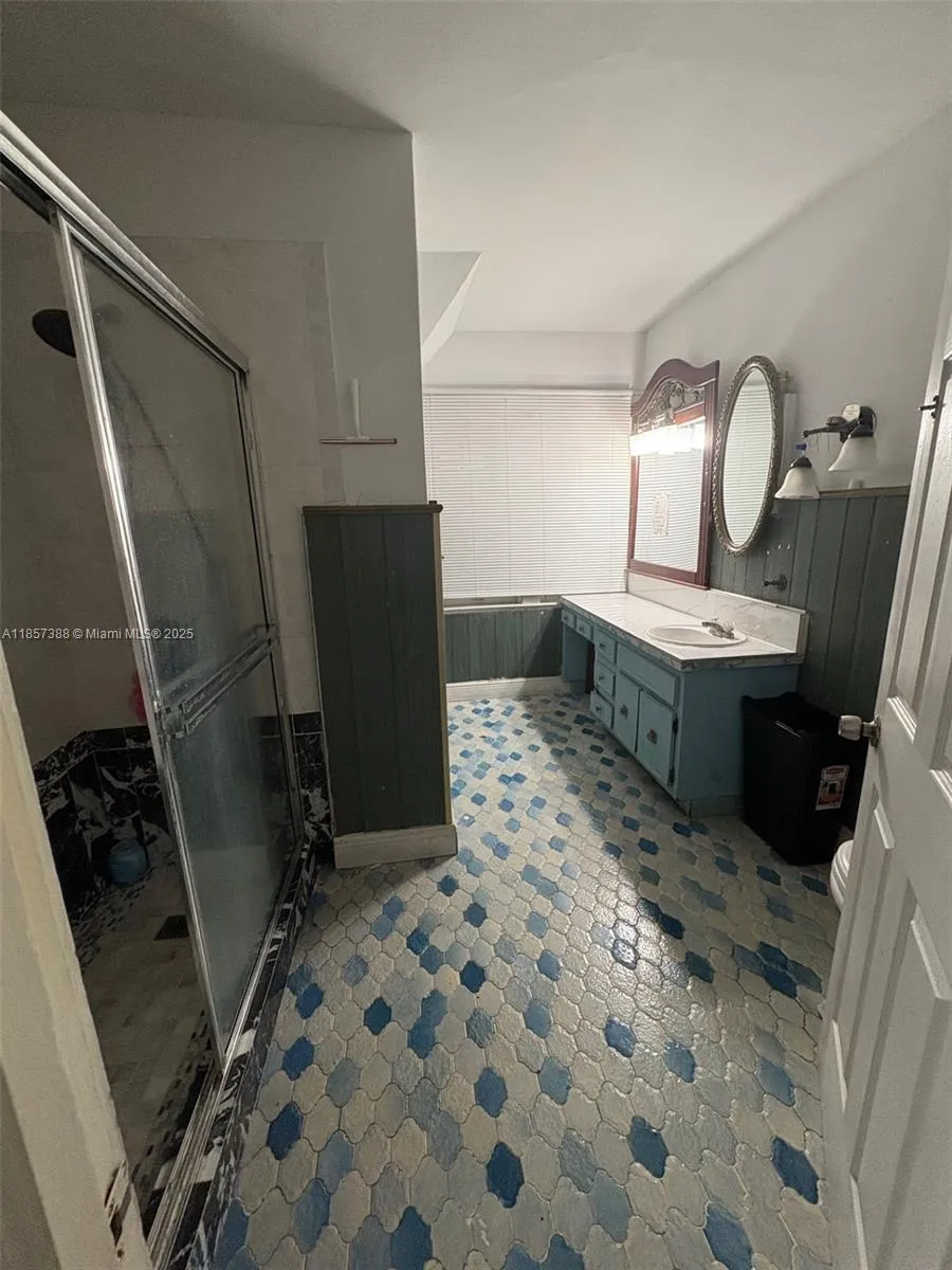 2619 Sw 5th St, Miami, Florida 33135, Miami, Florida 33135, ,Residential Income,For Sale,2619 Sw 5th St, Miami, Florida 33135,A11857388