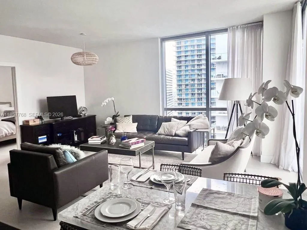 1060 Brickell Ave 3117, Miami, Florida 33131, Miami, Florida 33131, 2 Bedrooms Bedrooms, ,2 BathroomsBathrooms,Residential Lease,For Rent,1060 Brickell Ave 3117, Miami, Florida 33131,A11857768