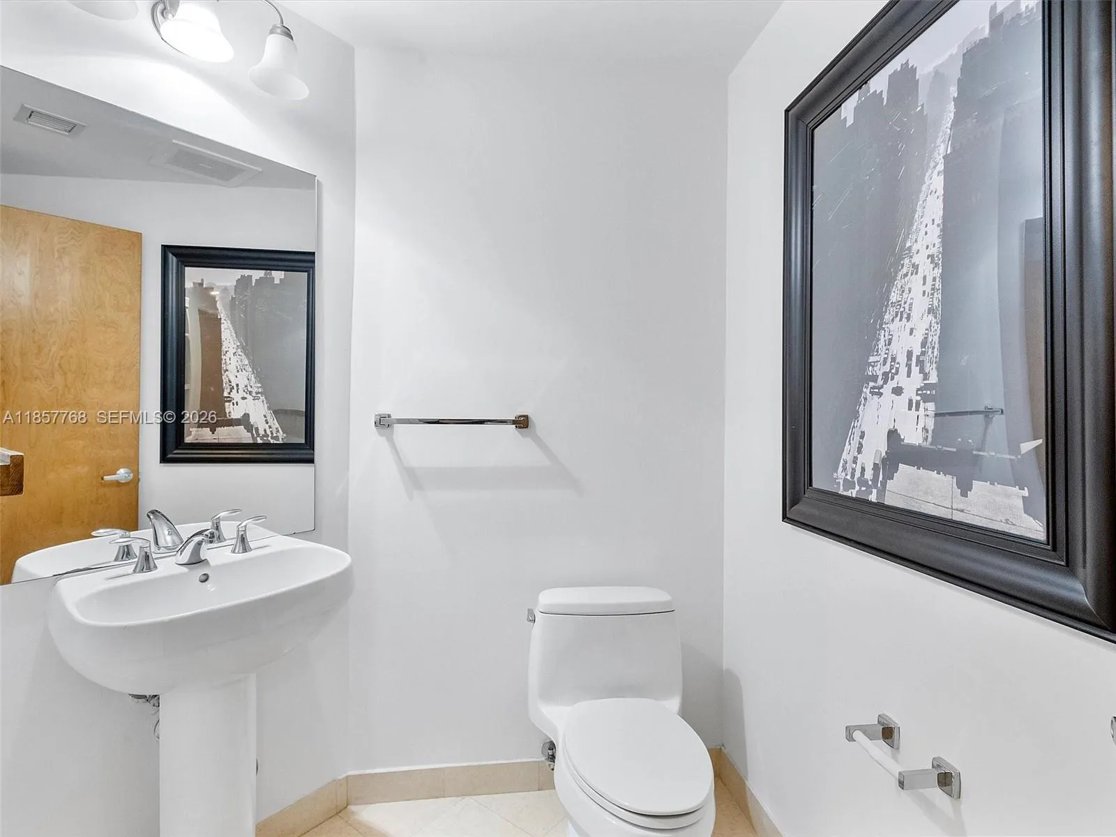 1060 Brickell Ave 3117, Miami, Florida 33131, Miami, Florida 33131, 2 Bedrooms Bedrooms, ,2 BathroomsBathrooms,Residential Lease,For Rent,1060 Brickell Ave 3117, Miami, Florida 33131,A11857768