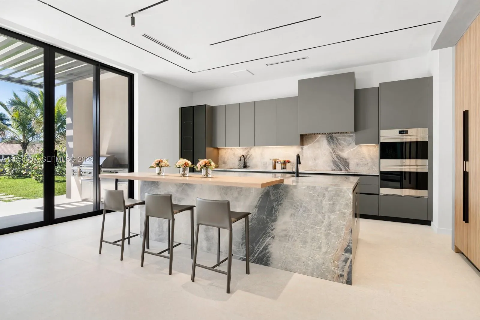 493 Holiday Dr, Hallandale Beach, Florida 33009, Hallandale Beach, Florida 33009, 6 Bedrooms Bedrooms, ,6 BathroomsBathrooms,Residential,For Sale,493 Holiday Dr, Hallandale Beach, Florida 33009,A11858007