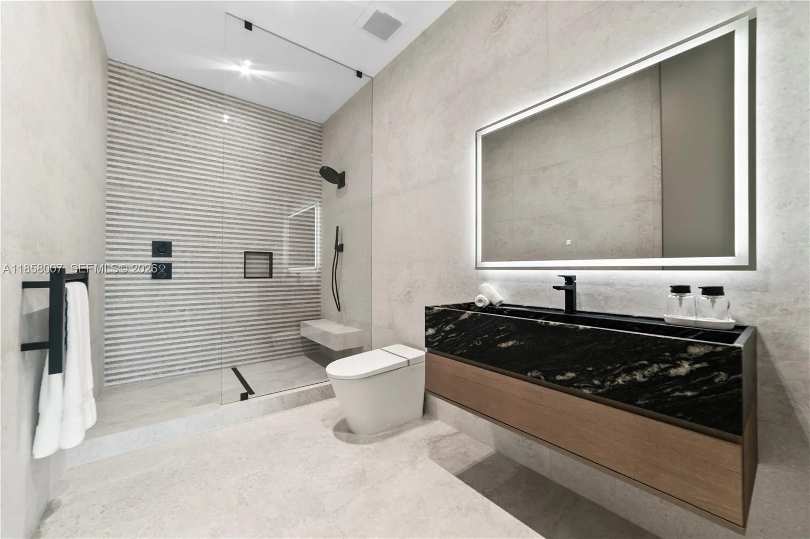 493 Holiday Dr, Hallandale Beach, Florida 33009, Hallandale Beach, Florida 33009, 6 Bedrooms Bedrooms, ,6 BathroomsBathrooms,Residential,For Sale,493 Holiday Dr, Hallandale Beach, Florida 33009,A11858007