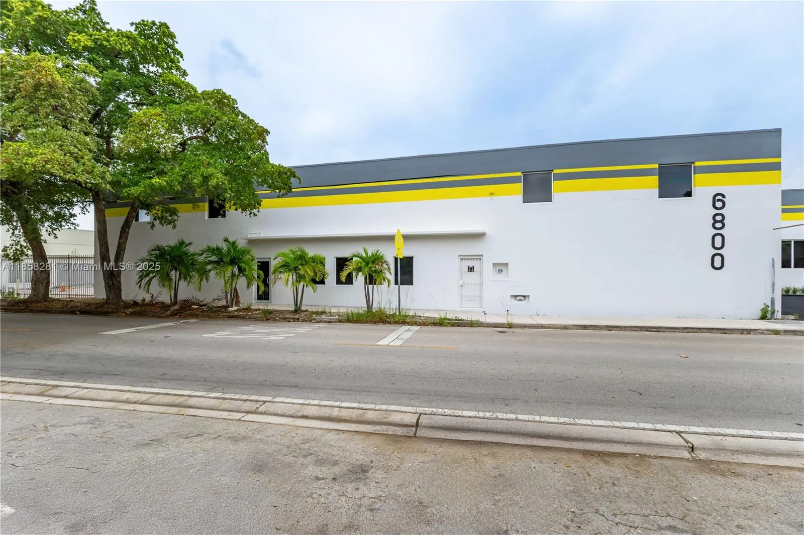 6890 Ne 4th Ct, Miami, Florida 33138, Miami, Florida 33138, ,Commercial Lease,For Rent,6890 Ne 4th Ct, Miami, Florida 33138,A11858281