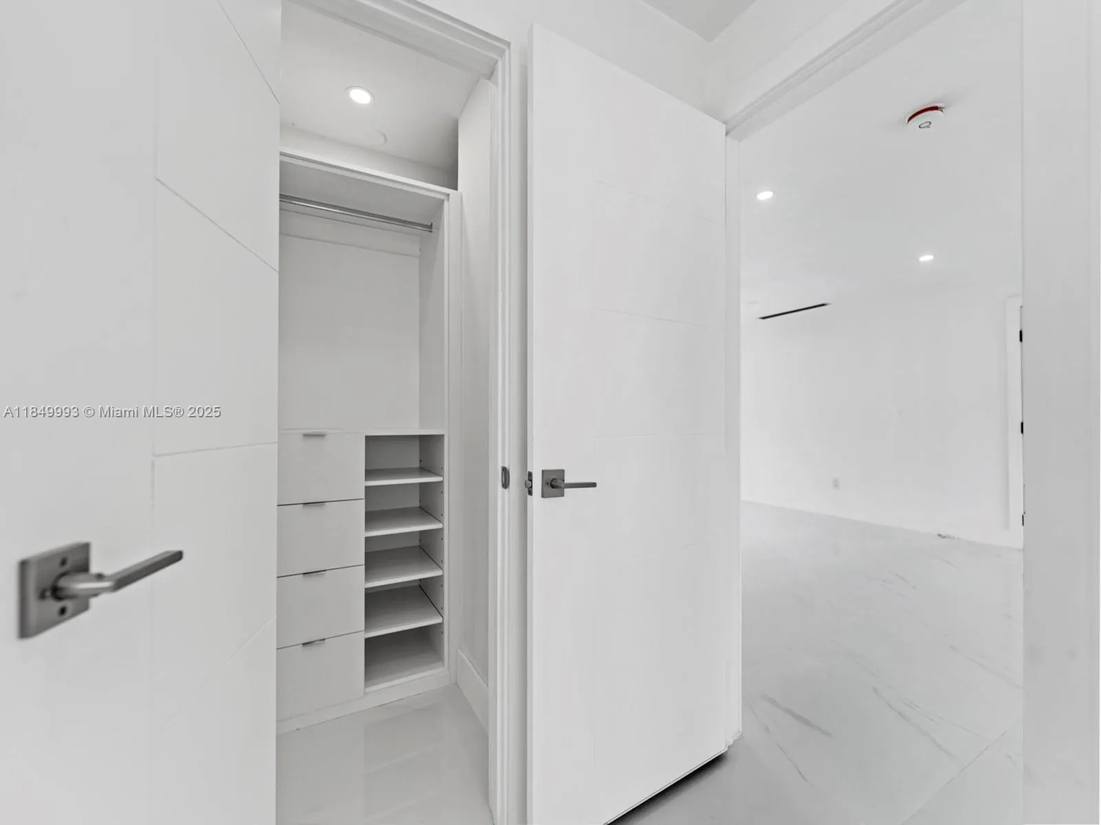 1007 Citrus Isle, Fort Lauderdale, Florida 33315, Fort Lauderdale, Florida 33315, ,Residential Income,For Sale,1007 Citrus Isle, Fort Lauderdale, Florida 33315,A11849993