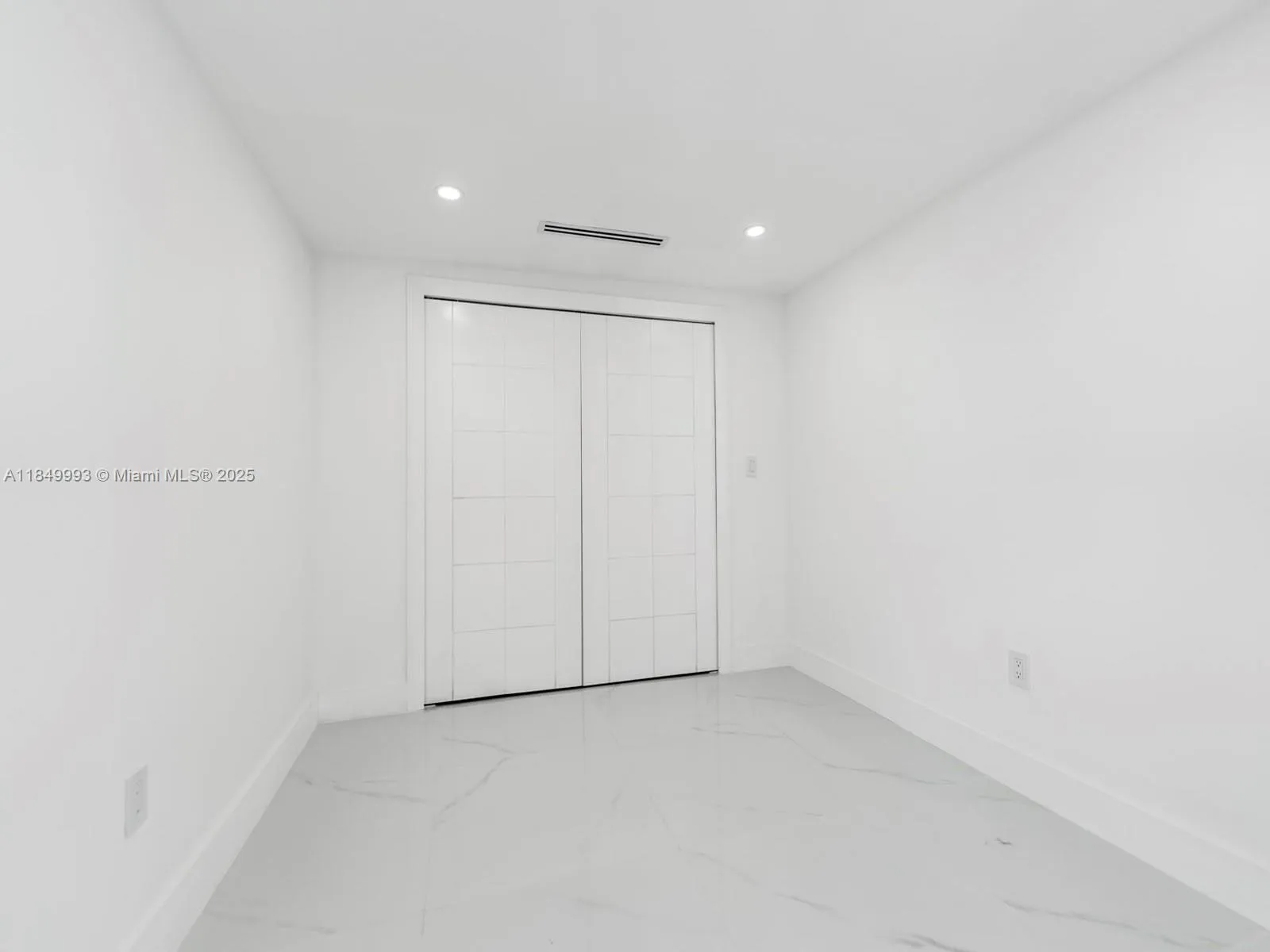 1007 Citrus Isle, Fort Lauderdale, Florida 33315, Fort Lauderdale, Florida 33315, ,Residential Income,For Sale,1007 Citrus Isle, Fort Lauderdale, Florida 33315,A11849993