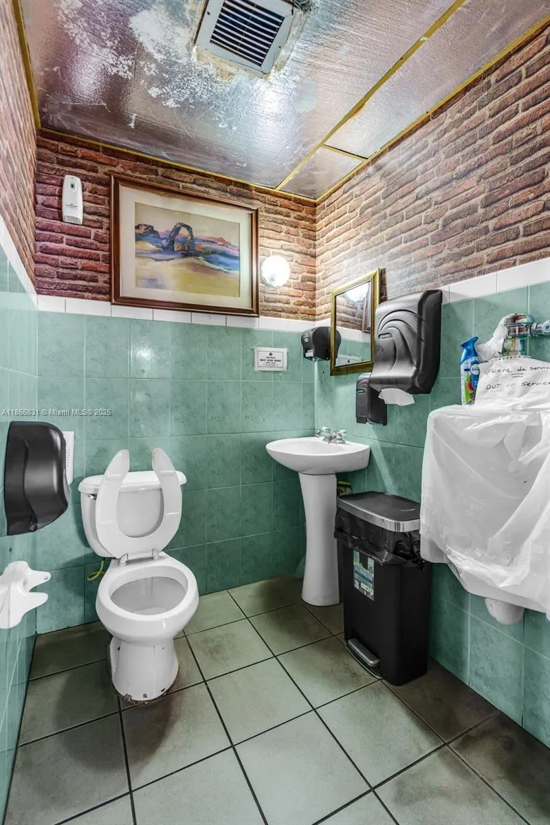 2742 Sw 8th St, Miami, Florida 33135, Miami, Florida 33135, ,Business Opportunity,For Sale,2742 Sw 8th St, Miami, Florida 33135,A11856831