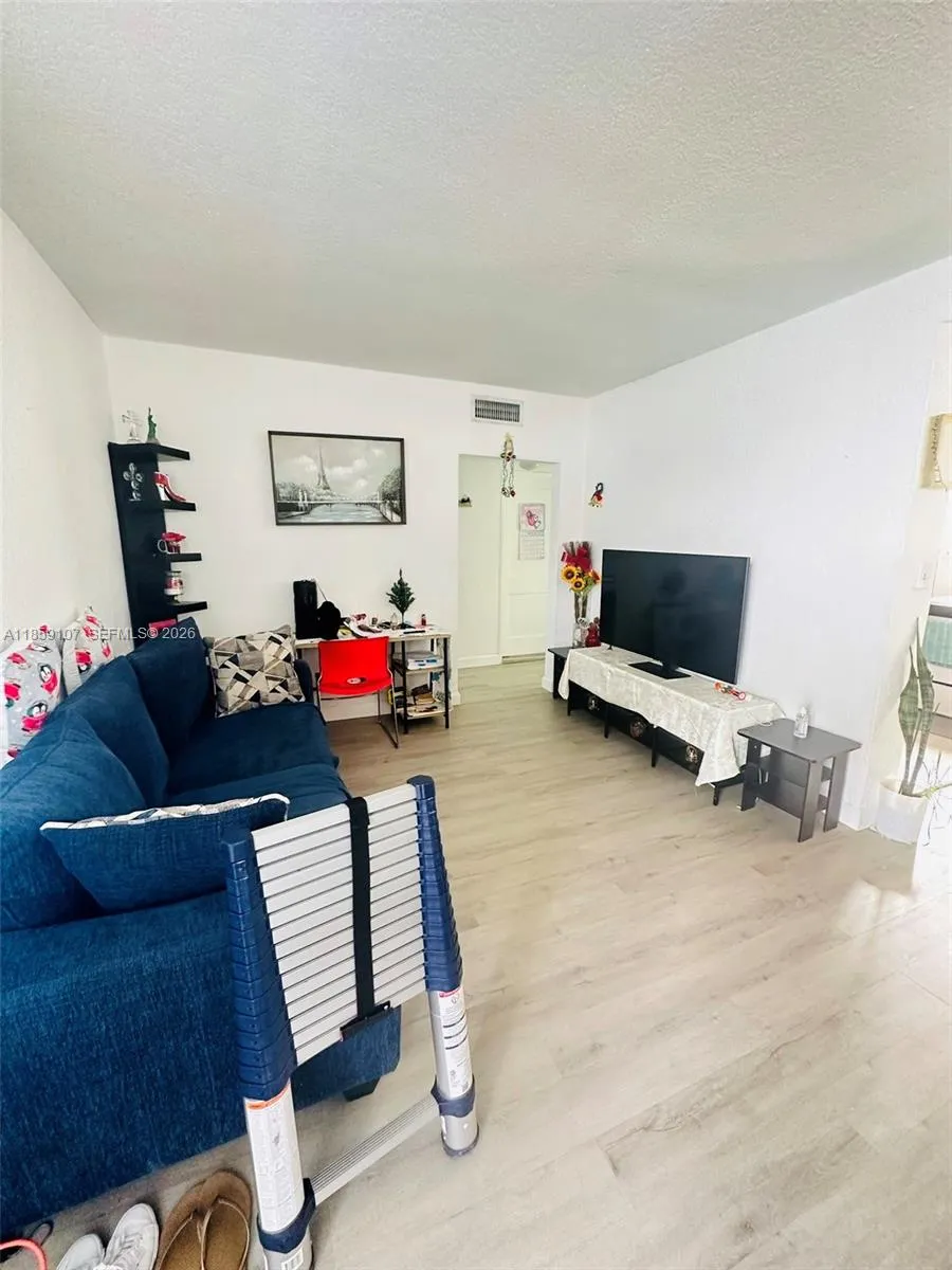2371 Sw 27th St, Miami, Florida 33133, Miami, Florida 33133, ,Residential Income,For Sale,2371 Sw 27th St, Miami, Florida 33133,A11859107