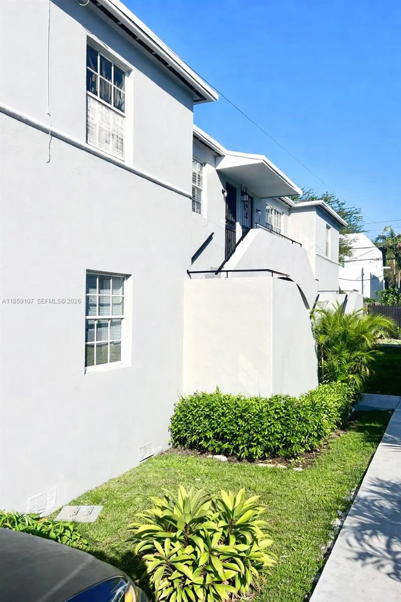 2371 Sw 27th St, Miami, Florida 33133, Miami, Florida 33133, ,Residential Income,For Sale,2371 Sw 27th St, Miami, Florida 33133,A11859107