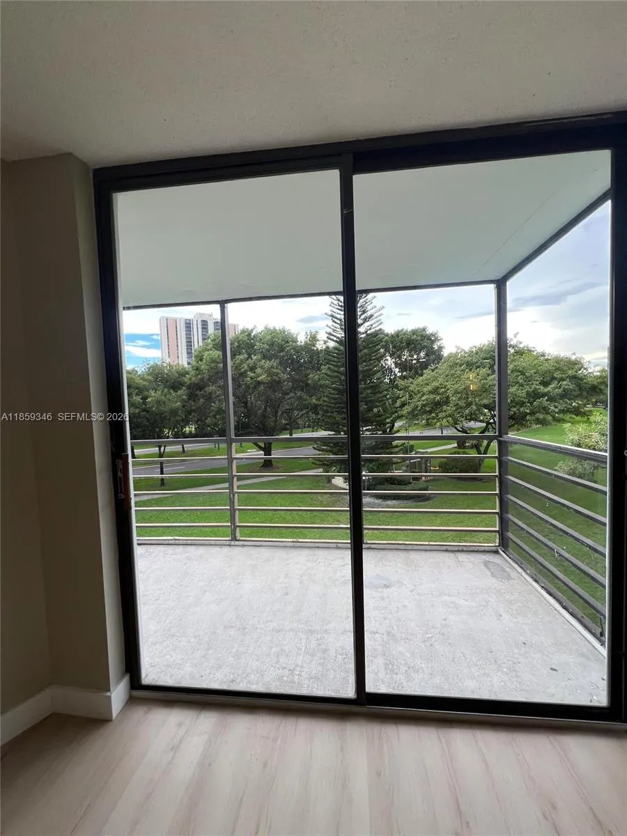 20500 W Country Club Dr 308, Aventura, Florida 331, Aventura, Florida 33180, 2 Bedrooms Bedrooms, 1 Room Rooms,2 BathroomsBathrooms,Residential,For Sale,20500 W Country Club Dr 308, Aventura, Florida 331,A11859346