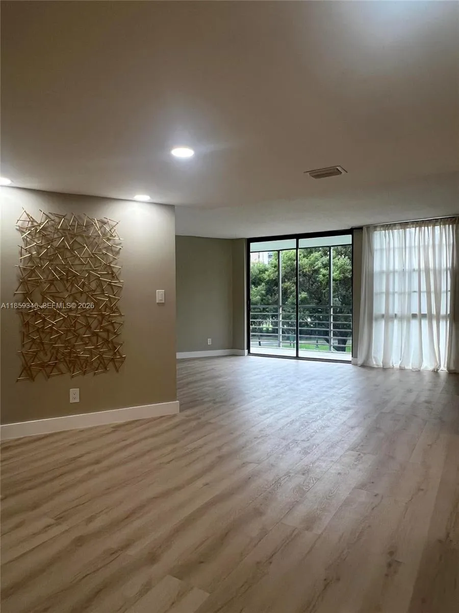 20500 W Country Club Dr 308, Aventura, Florida 331, Aventura, Florida 33180, 2 Bedrooms Bedrooms, 1 Room Rooms,2 BathroomsBathrooms,Residential,For Sale,20500 W Country Club Dr 308, Aventura, Florida 331,A11859346