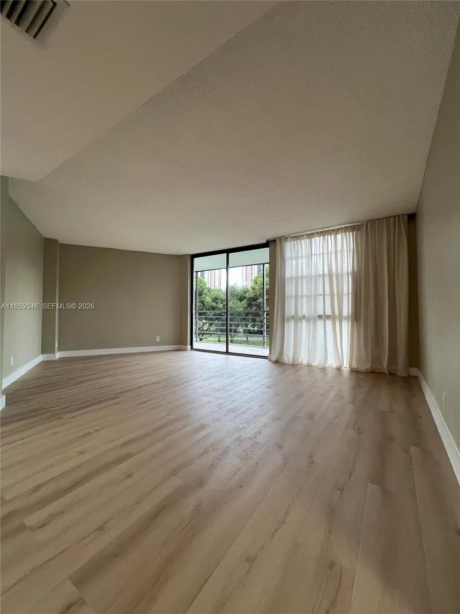 20500 W Country Club Dr 308, Aventura, Florida 331, Aventura, Florida 33180, 2 Bedrooms Bedrooms, 1 Room Rooms,2 BathroomsBathrooms,Residential,For Sale,20500 W Country Club Dr 308, Aventura, Florida 331,A11859346