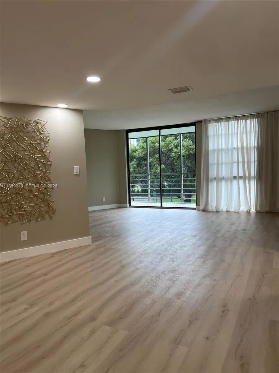 20500 W Country Club Dr 308, Aventura, Florida 331, Aventura, Florida 33180, 2 Bedrooms Bedrooms, 1 Room Rooms,2 BathroomsBathrooms,Residential,For Sale,20500 W Country Club Dr 308, Aventura, Florida 331,A11859346