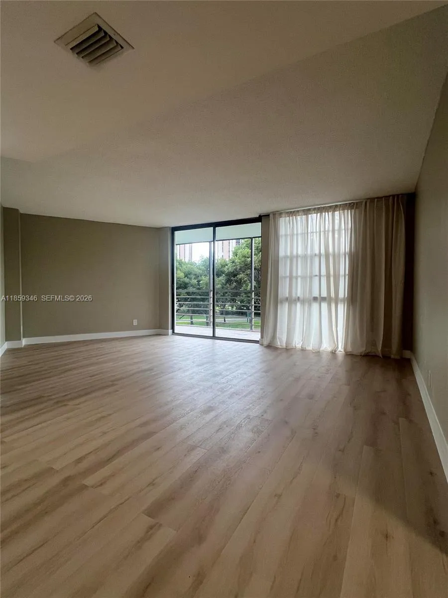 20500 W Country Club Dr 308, Aventura, Florida 331, Aventura, Florida 33180, 2 Bedrooms Bedrooms, 1 Room Rooms,2 BathroomsBathrooms,Residential,For Sale,20500 W Country Club Dr 308, Aventura, Florida 331,A11859346