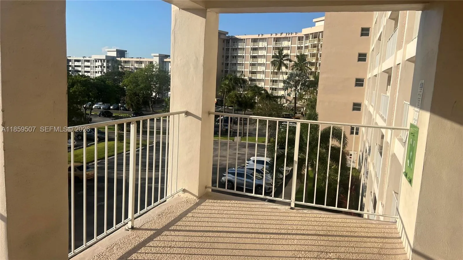 2671 S Course Dr 403, Pompano Beach, Florida 33069, Pompano Beach, Florida 33069, 2 Bedrooms Bedrooms, ,2 BathroomsBathrooms,Residential Lease,For Rent,2671 S Course Dr 403, Pompano Beach, Florida 33069,A11859507