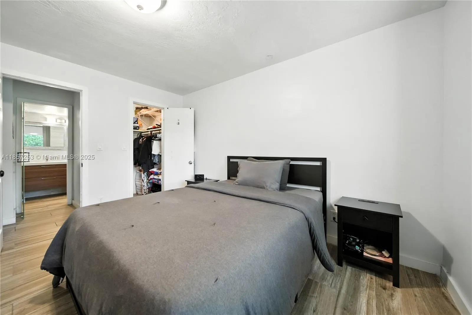 8701 Sw 141st St B1, Palmetto Bay, Florida 33176, Palmetto Bay, Florida 33176, 1 Bedroom Bedrooms, ,1 BathroomBathrooms,Residential,For Sale,8701 Sw 141st St B1, Palmetto Bay, Florida 33176,A11857253