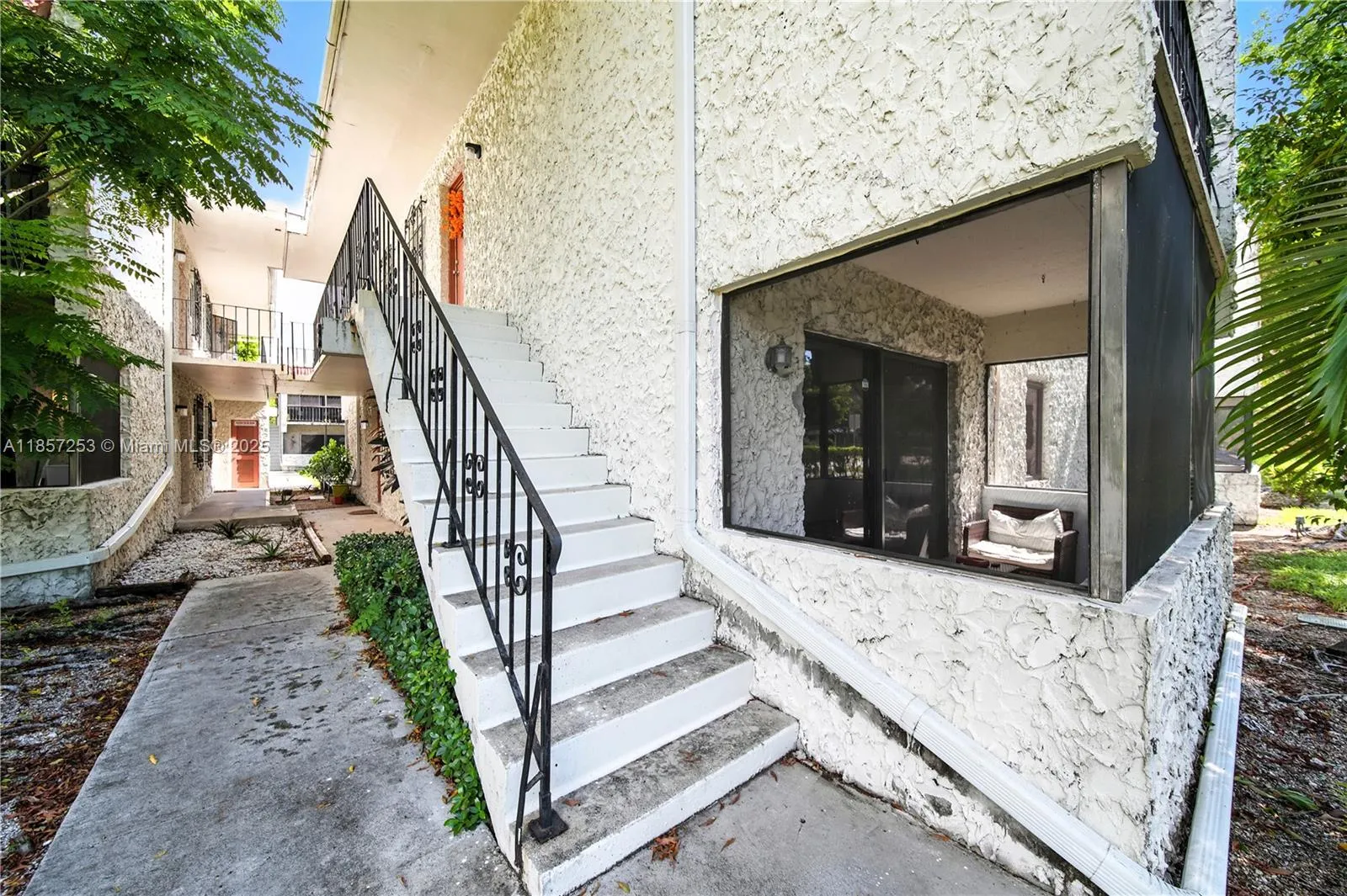 8701 Sw 141st St B1, Palmetto Bay, Florida 33176, Palmetto Bay, Florida 33176, 1 Bedroom Bedrooms, ,1 BathroomBathrooms,Residential,For Sale,8701 Sw 141st St B1, Palmetto Bay, Florida 33176,A11857253