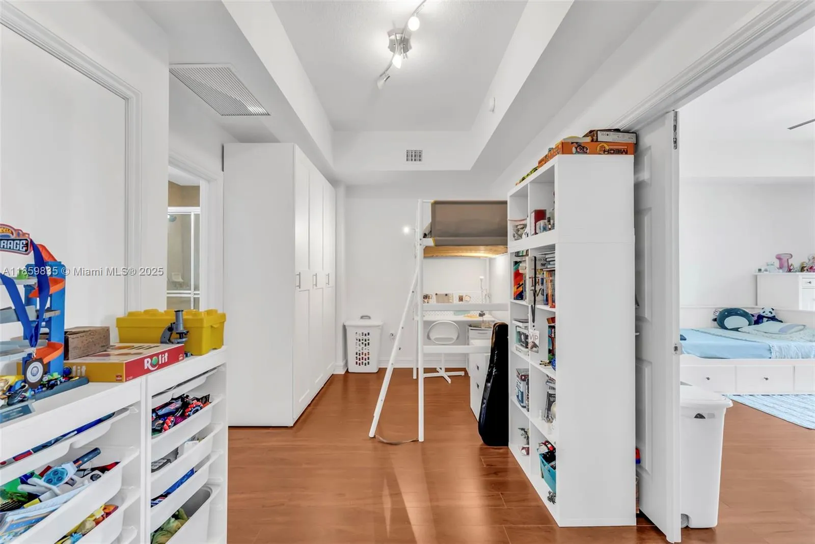 3001 Ne 185th St 610, Aventura, Florida 33180, Aventura, Florida 33180, 2 Bedrooms Bedrooms, ,2 BathroomsBathrooms,Residential,For Sale,3001 Ne 185th St 610, Aventura, Florida 33180,A11859835