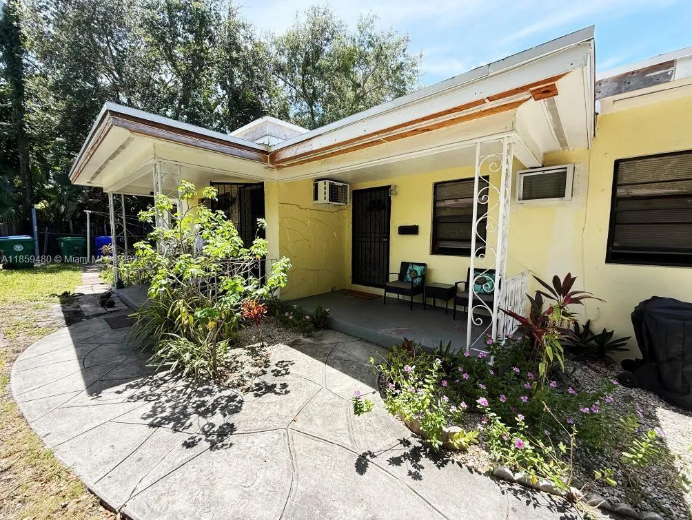 10 Ne 50th Ter, Miami, Florida 33137, Miami, Florida 33137, 3 Bedrooms Bedrooms, ,2 BathroomsBathrooms,Residential,For Sale,10 Ne 50th Ter, Miami, Florida 33137,A11859480
