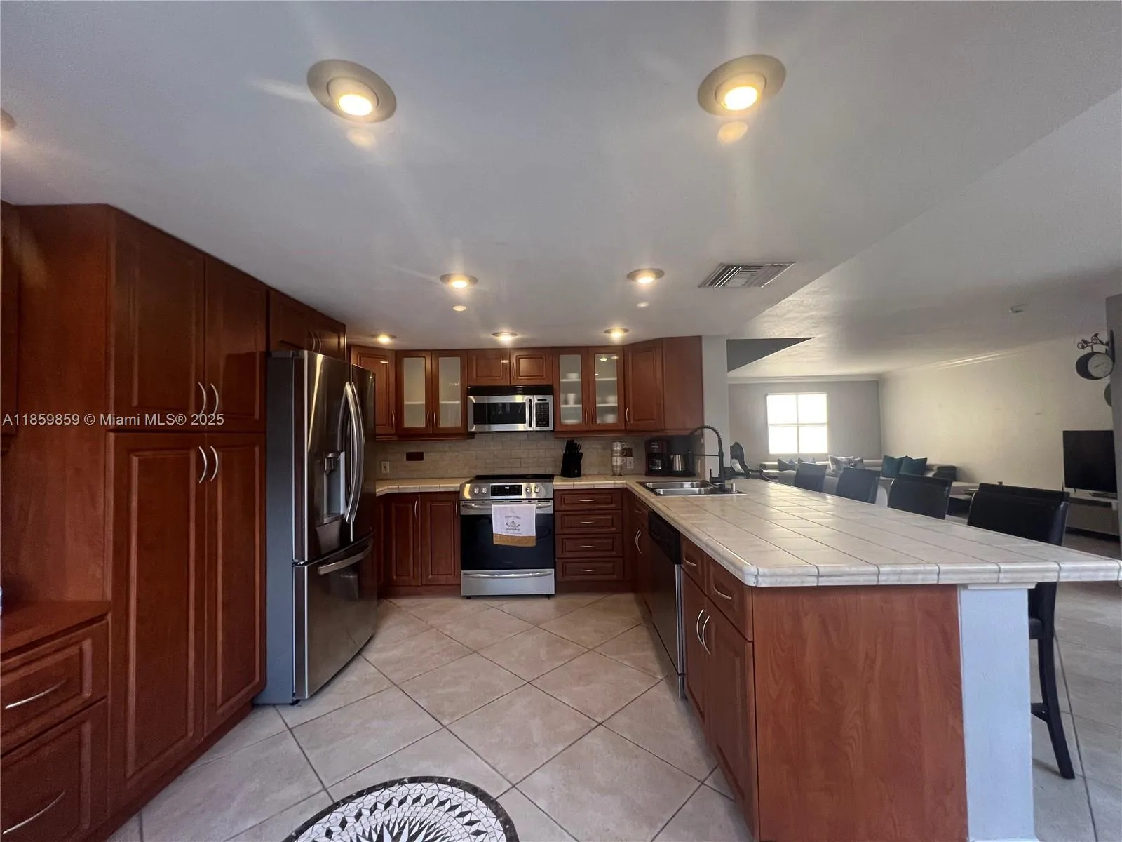 Miami, Florida 33185, 2 Bedrooms Bedrooms, ,3 BathroomsBathrooms,Residential,For Sale,A11859859