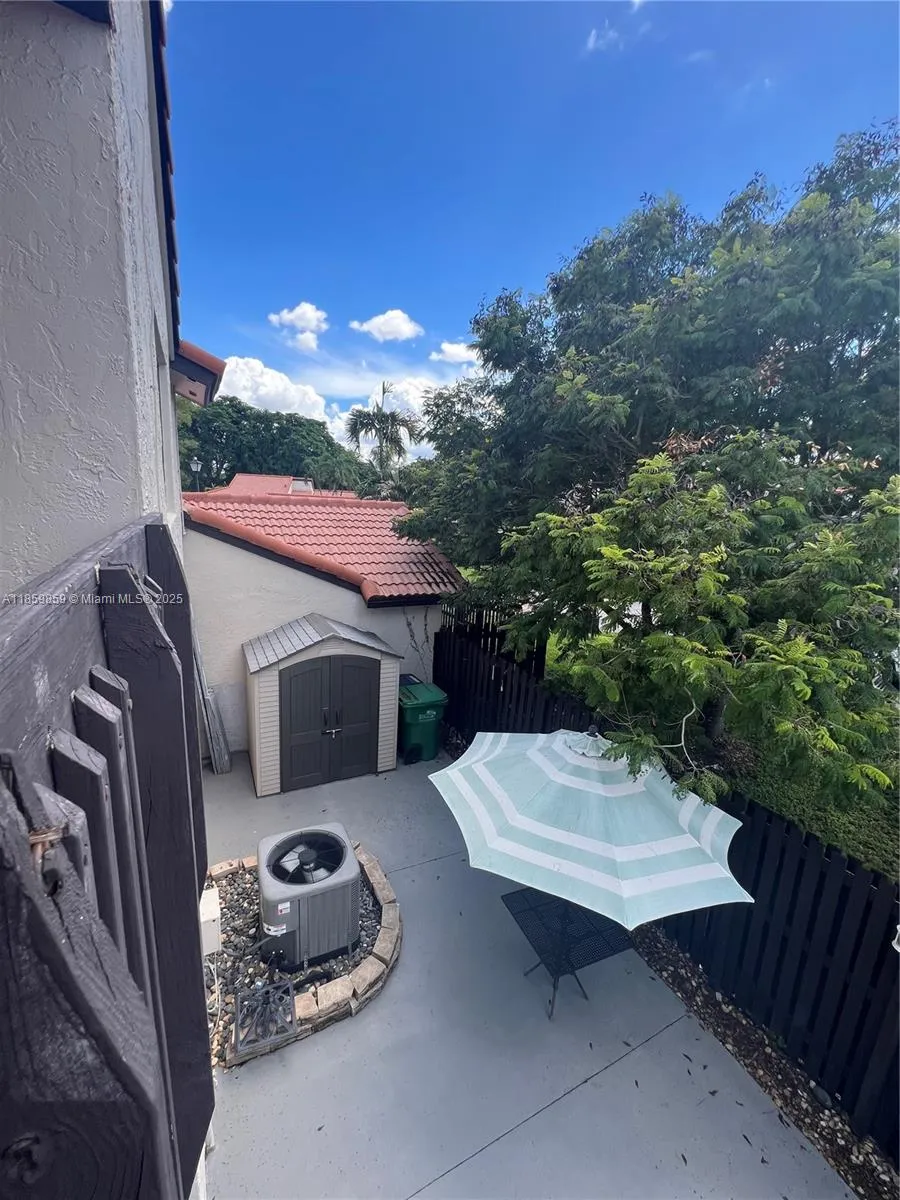 Miami, Florida 33185, 2 Bedrooms Bedrooms, ,3 BathroomsBathrooms,Residential,For Sale,A11859859