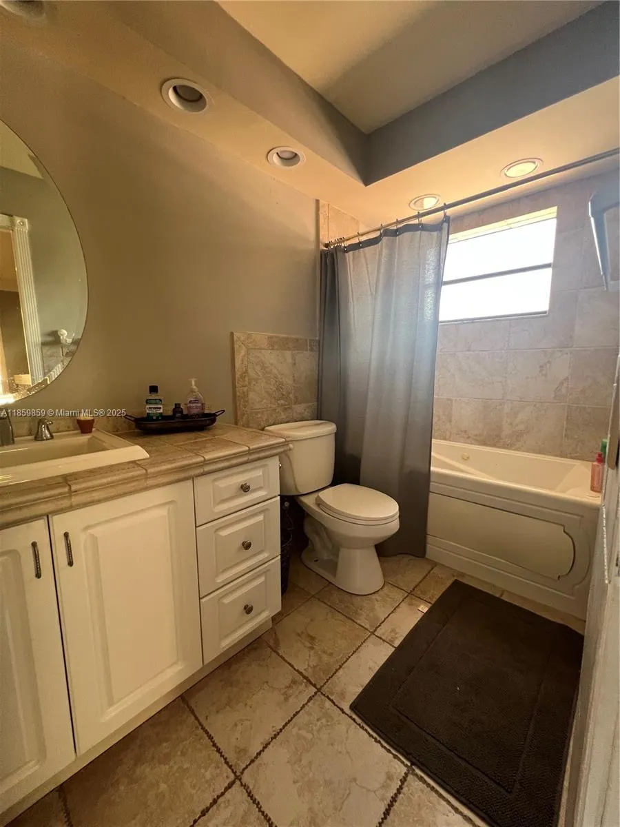 Miami, Florida 33185, 2 Bedrooms Bedrooms, ,3 BathroomsBathrooms,Residential,For Sale,A11859859
