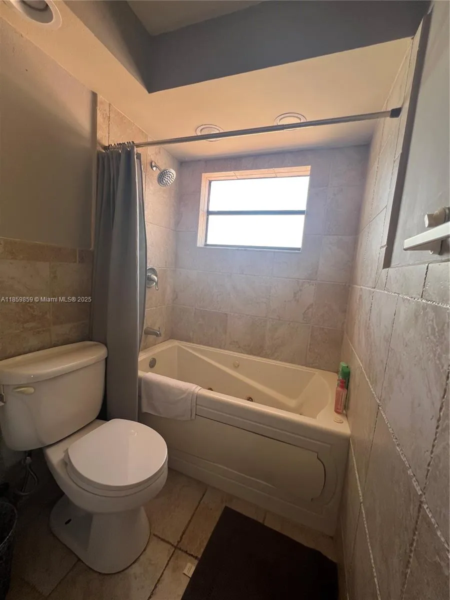 Miami, Florida 33185, 2 Bedrooms Bedrooms, ,3 BathroomsBathrooms,Residential,For Sale,A11859859