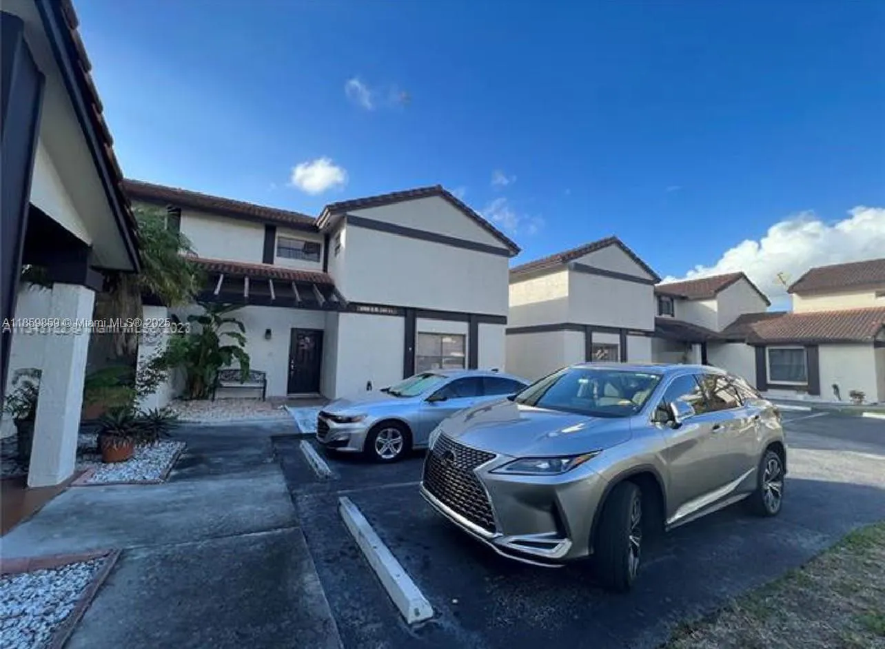 Miami, Florida 33185, 2 Bedrooms Bedrooms, ,3 BathroomsBathrooms,Residential,For Sale,A11859859 Miami, Florida 33185, 2 Bedrooms Bedrooms, ,3 BathroomsBathrooms,Residential,For Sale,A11859859