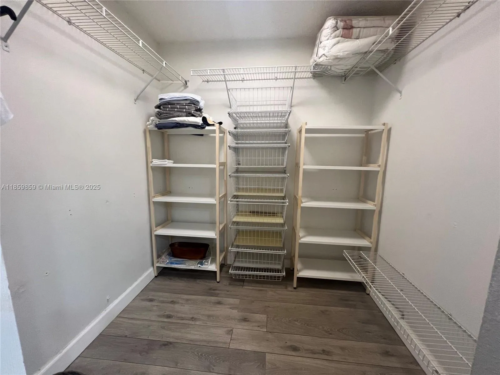 Miami, Florida 33185, 2 Bedrooms Bedrooms, ,3 BathroomsBathrooms,Residential,For Sale,A11859859