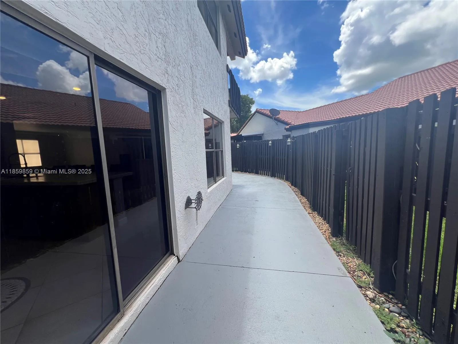 Miami, Florida 33185, 2 Bedrooms Bedrooms, ,3 BathroomsBathrooms,Residential,For Sale,A11859859