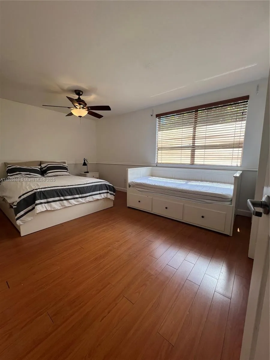 Miami, Florida 33185, 2 Bedrooms Bedrooms, ,3 BathroomsBathrooms,Residential,For Sale,A11859859