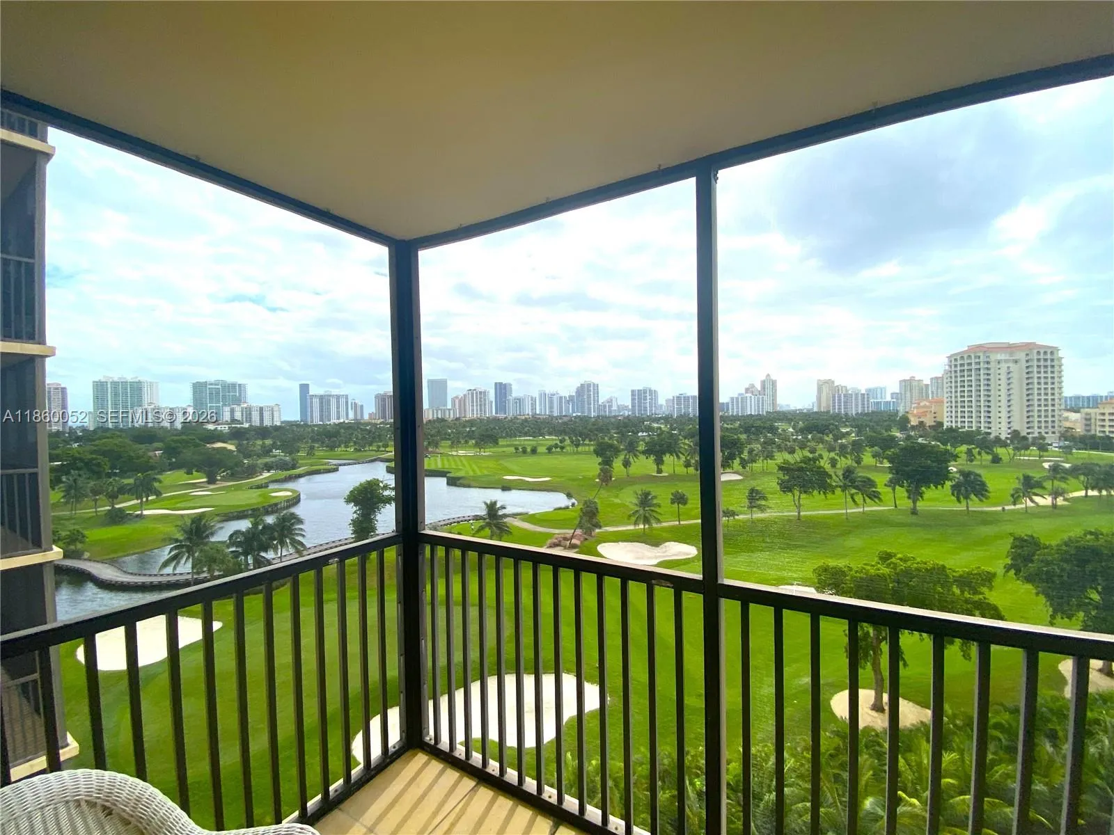 20379 W Country Club Dr 935-3, Aventura, Florida 3, Aventura, Florida 33180, 1 Bedroom Bedrooms, ,1 BathroomBathrooms,Residential,For Sale,20379 W Country Club Dr 935-3, Aventura, Florida 3,A11860052