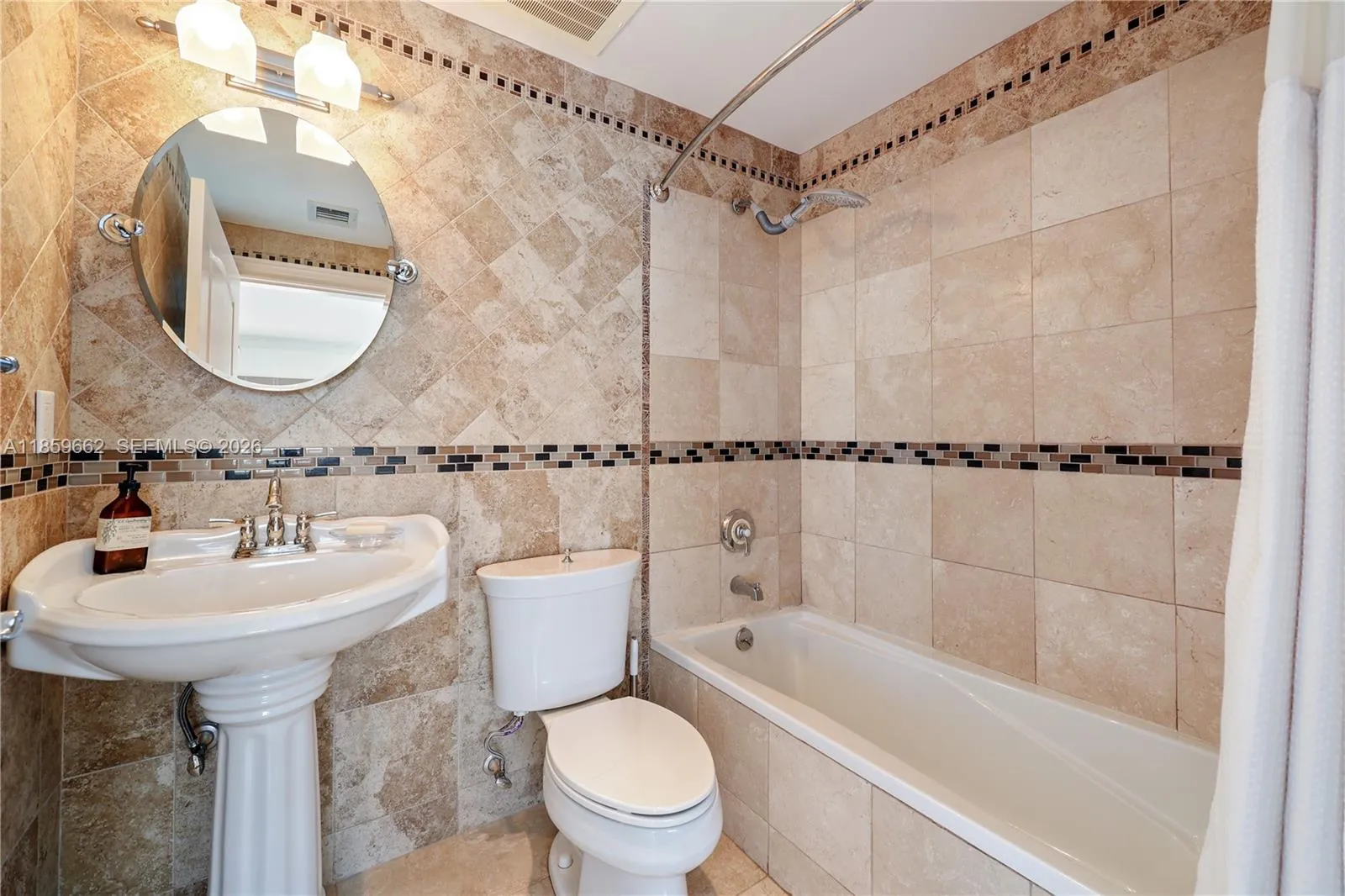 110 Hendricks Isle 13, Fort Lauderdale, Florida 33, Fort Lauderdale, Florida 33301, 3 Bedrooms Bedrooms, ,3 BathroomsBathrooms,Residential,For Sale,110 Hendricks Isle 13, Fort Lauderdale, Florida 33,A11859662