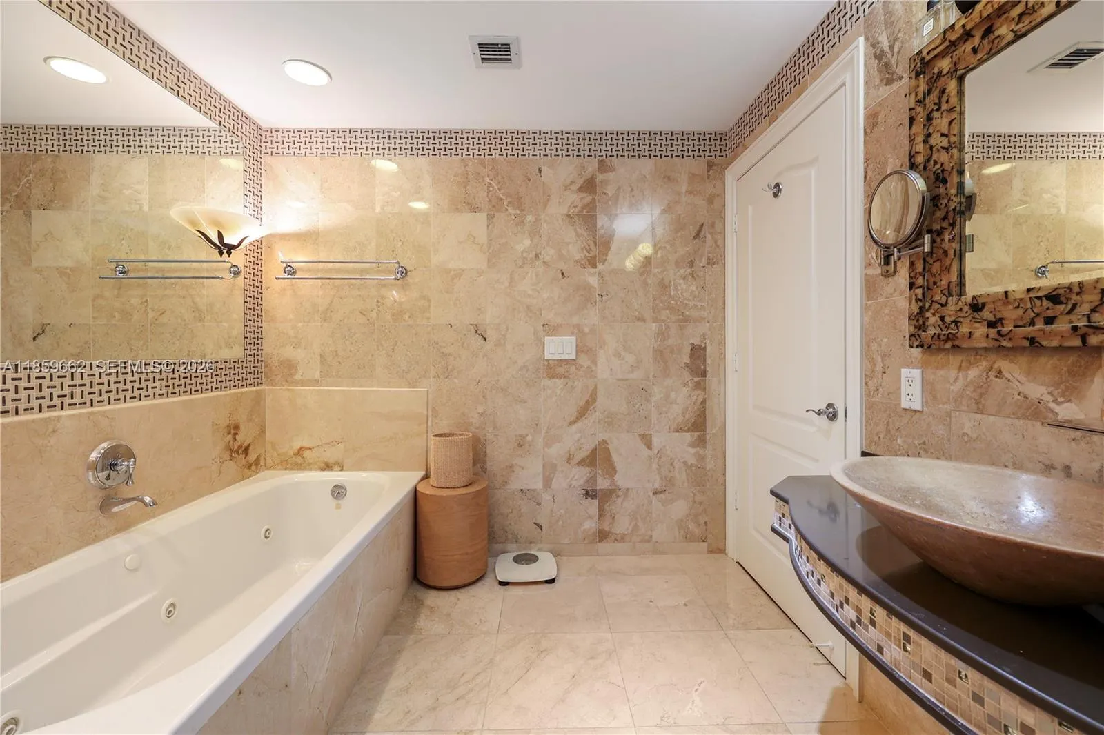 110 Hendricks Isle 13, Fort Lauderdale, Florida 33, Fort Lauderdale, Florida 33301, 3 Bedrooms Bedrooms, ,3 BathroomsBathrooms,Residential,For Sale,110 Hendricks Isle 13, Fort Lauderdale, Florida 33,A11859662
