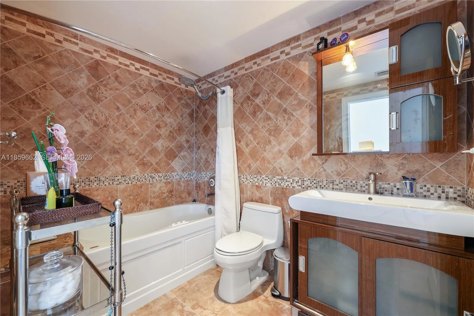 110 Hendricks Isle 13, Fort Lauderdale, Florida 33, Fort Lauderdale, Florida 33301, 3 Bedrooms Bedrooms, ,3 BathroomsBathrooms,Residential,For Sale,110 Hendricks Isle 13, Fort Lauderdale, Florida 33,A11859662