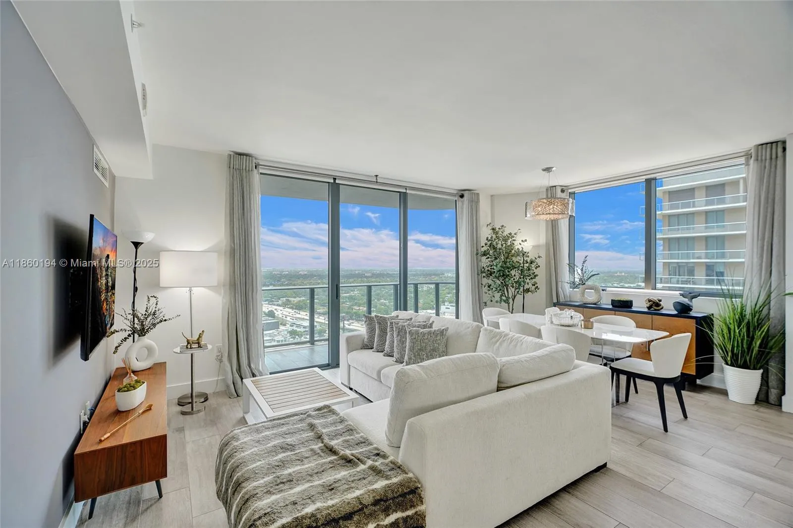 121 Ne 34th St 2809, Miami, Florida 33137, Miami, Florida 33137, 2 Bedrooms Bedrooms, ,2 BathroomsBathrooms,Residential Lease,For Rent,121 Ne 34th St 2809, Miami, Florida 33137,A11860194