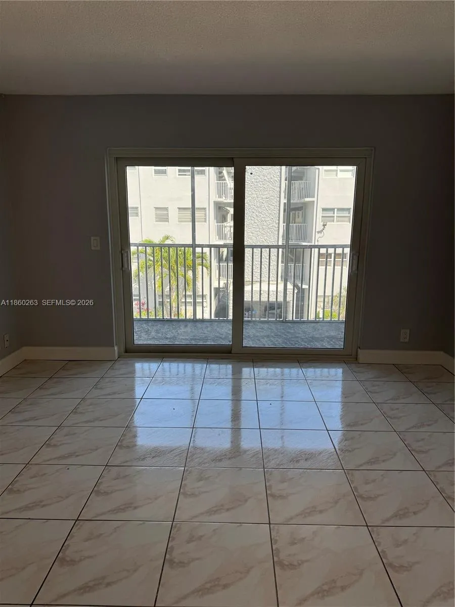 215 Se 3rd Ave 305a, Hallandale Beach, Florida 330, Hallandale Beach, Florida 33009, 2 Bedrooms Bedrooms, ,1 BathroomBathrooms,Residential Lease,For Rent,215 Se 3rd Ave 305a, Hallandale Beach, Florida 330,A11860263