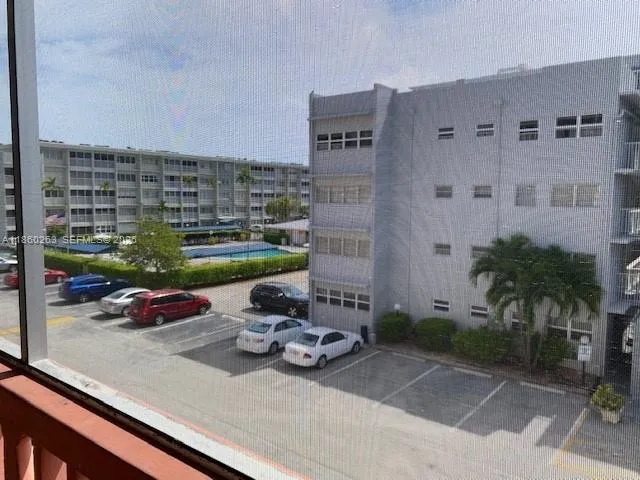215 Se 3rd Ave 305a, Hallandale Beach, Florida 330, Hallandale Beach, Florida 33009, 2 Bedrooms Bedrooms, ,1 BathroomBathrooms,Residential Lease,For Rent,215 Se 3rd Ave 305a, Hallandale Beach, Florida 330,A11860263
