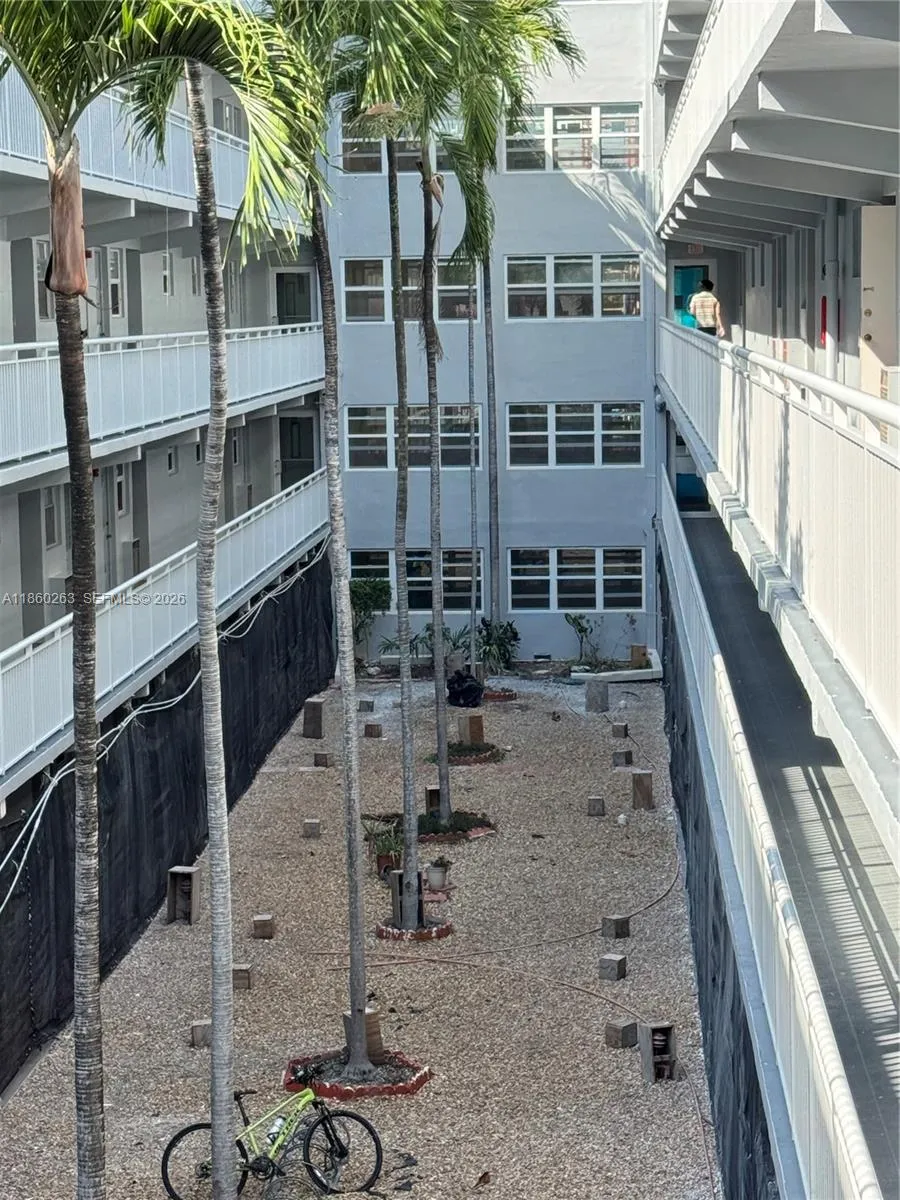 215 Se 3rd Ave 305a, Hallandale Beach, Florida 330, Hallandale Beach, Florida 33009, 2 Bedrooms Bedrooms, ,1 BathroomBathrooms,Residential Lease,For Rent,215 Se 3rd Ave 305a, Hallandale Beach, Florida 330,A11860263