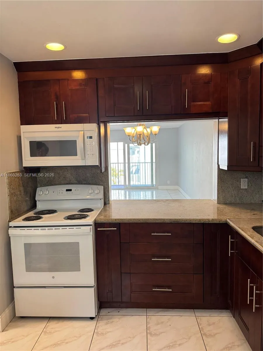 215 Se 3rd Ave 305a, Hallandale Beach, Florida 330, Hallandale Beach, Florida 33009, 2 Bedrooms Bedrooms, ,1 BathroomBathrooms,Residential Lease,For Rent,215 Se 3rd Ave 305a, Hallandale Beach, Florida 330,A11860263