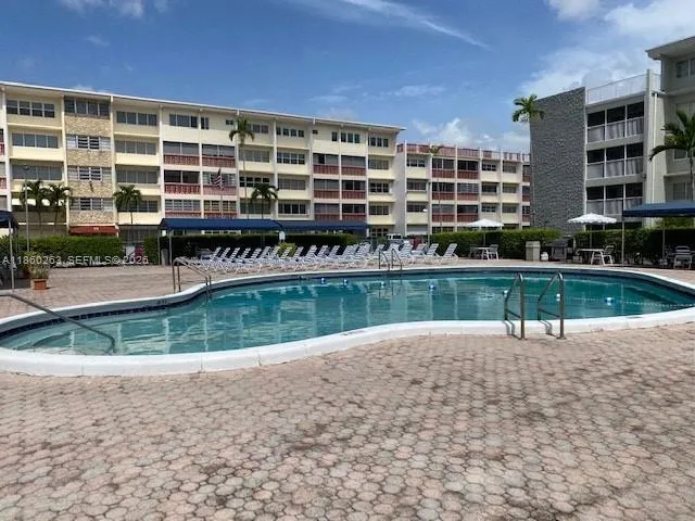 215 Se 3rd Ave 305a, Hallandale Beach, Florida 330, Hallandale Beach, Florida 33009, 2 Bedrooms Bedrooms, ,1 BathroomBathrooms,Residential Lease,For Rent,215 Se 3rd Ave 305a, Hallandale Beach, Florida 330,A11860263