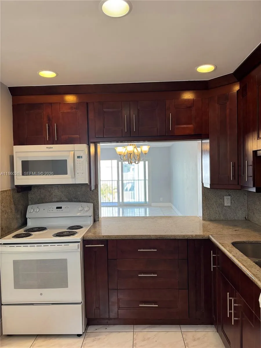 215 Se 3rd Ave 305a, Hallandale Beach, Florida 330, Hallandale Beach, Florida 33009, 2 Bedrooms Bedrooms, ,1 BathroomBathrooms,Residential Lease,For Rent,215 Se 3rd Ave 305a, Hallandale Beach, Florida 330,A11860263