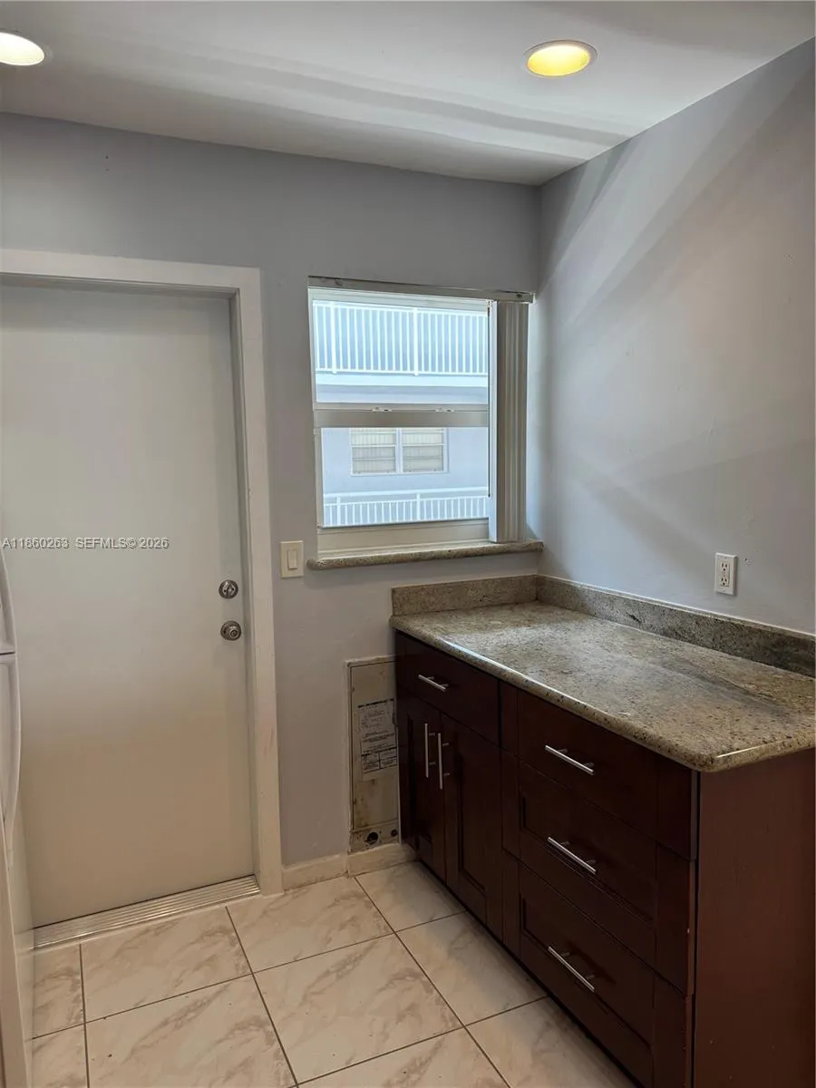 215 Se 3rd Ave 305a, Hallandale Beach, Florida 330, Hallandale Beach, Florida 33009, 2 Bedrooms Bedrooms, ,1 BathroomBathrooms,Residential Lease,For Rent,215 Se 3rd Ave 305a, Hallandale Beach, Florida 330,A11860263